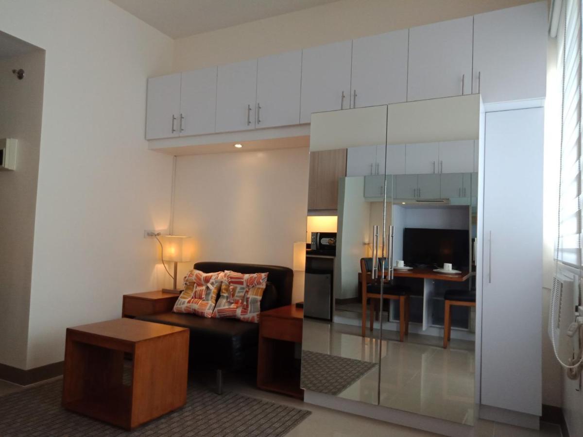 Mabolo Garden Flat A6 With Free Rooftop Pool Cebu Exterior foto