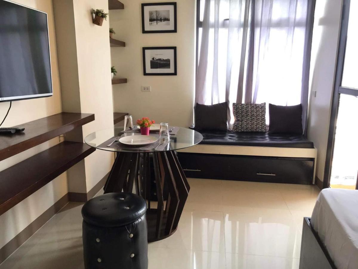 Mabolo Garden Flat A6 With Free Rooftop Pool Cebu Exterior foto