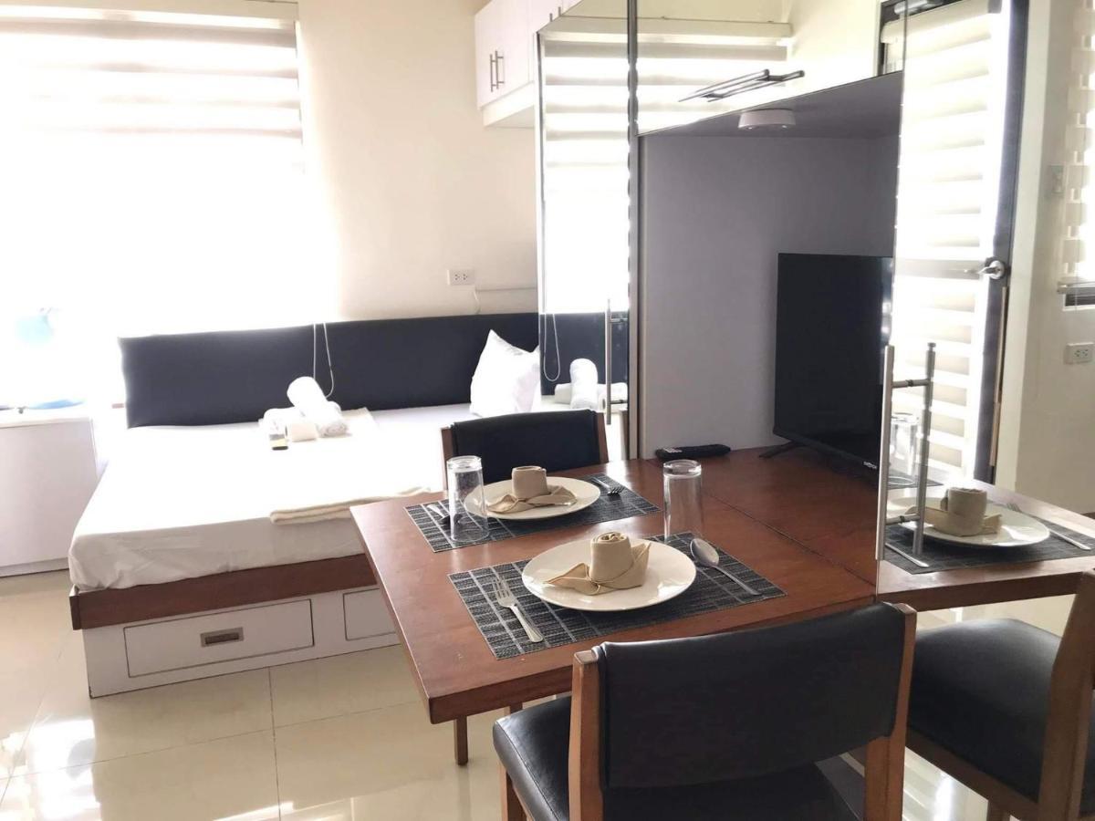 Mabolo Garden Flat A6 With Free Rooftop Pool Cebu Exterior foto
